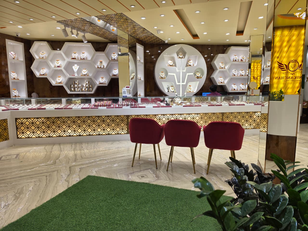 Monikanchan jewellery shelves